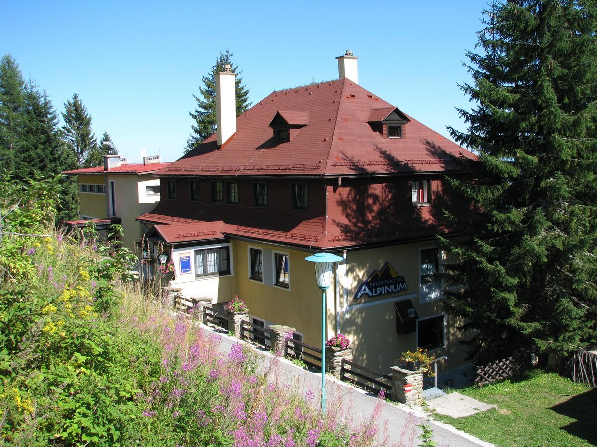 Hotel Alpinum Treffen Bagian luar foto