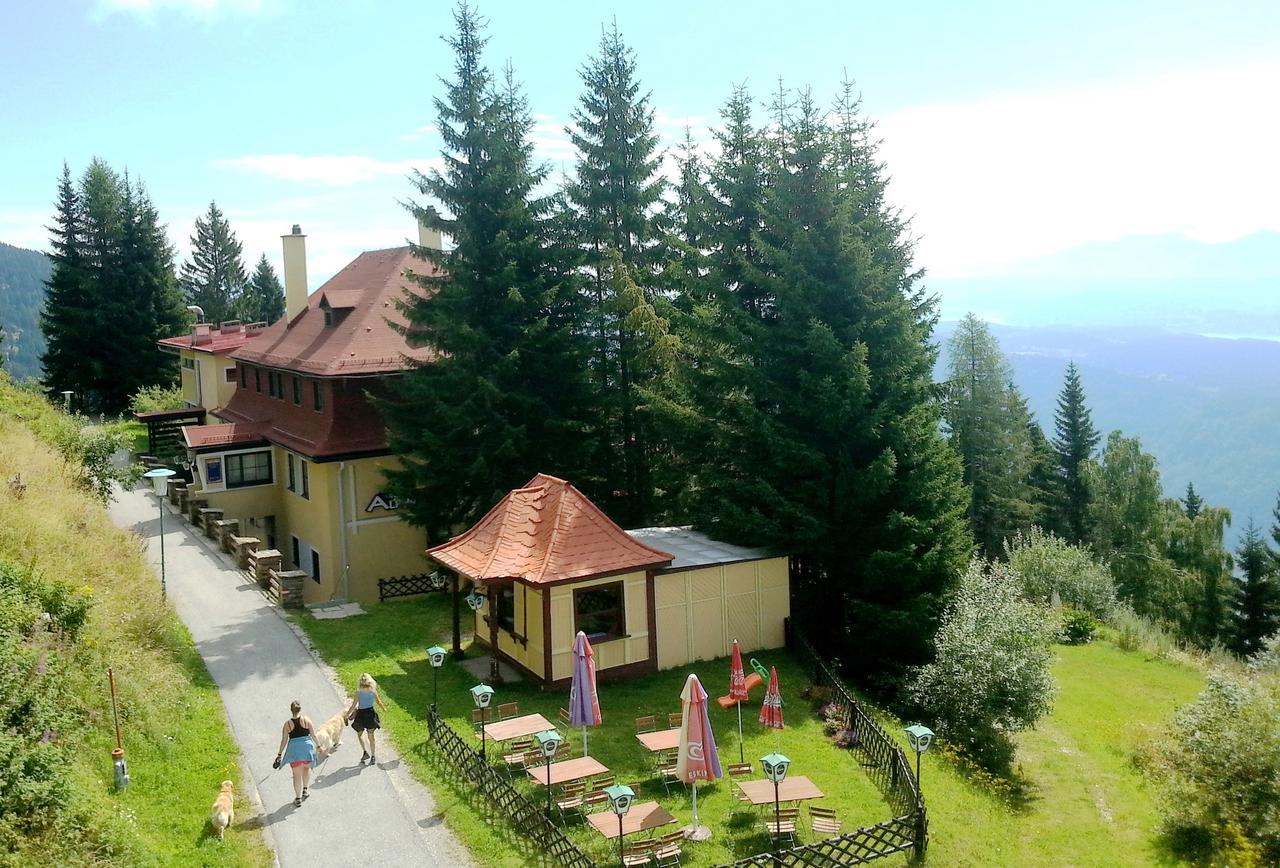 Hotel Alpinum Treffen Bagian luar foto