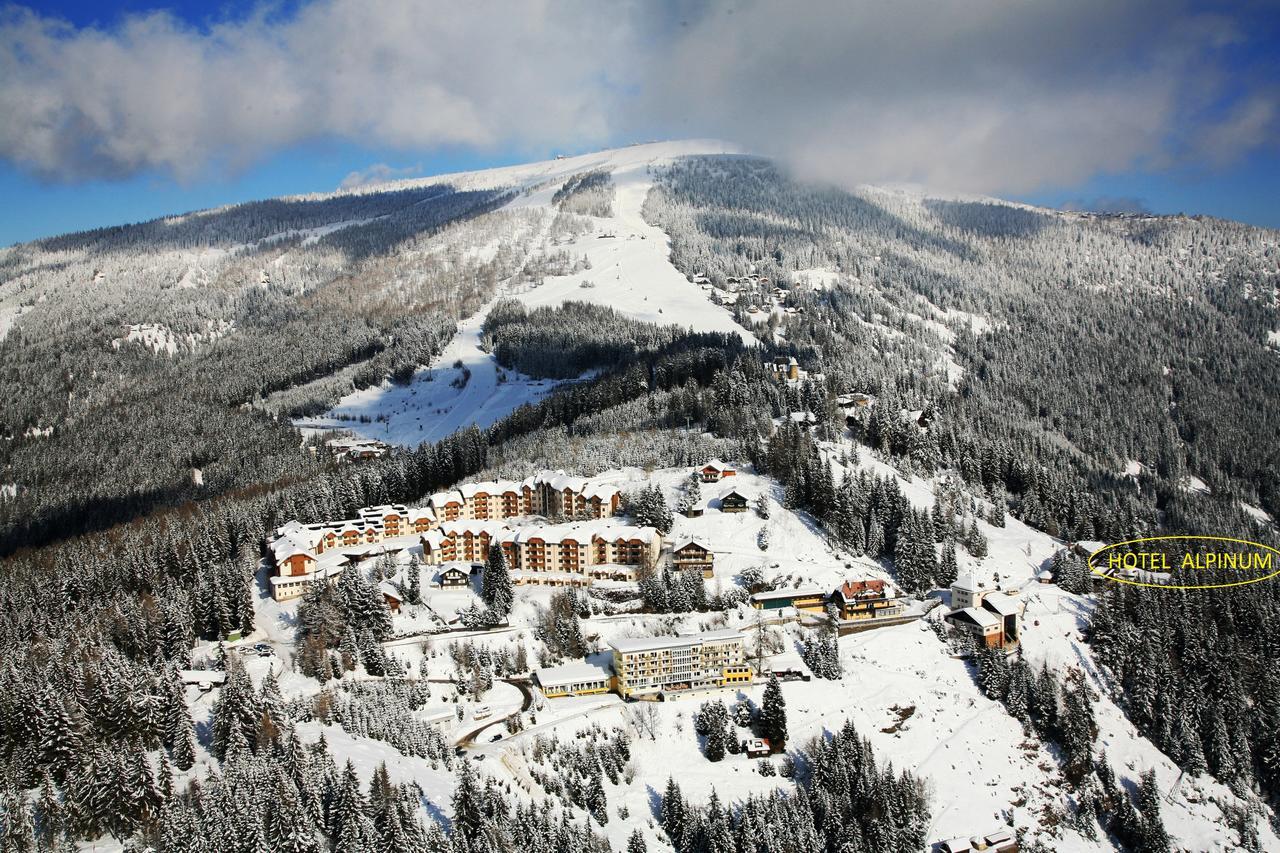 Hotel Alpinum Treffen Bagian luar foto