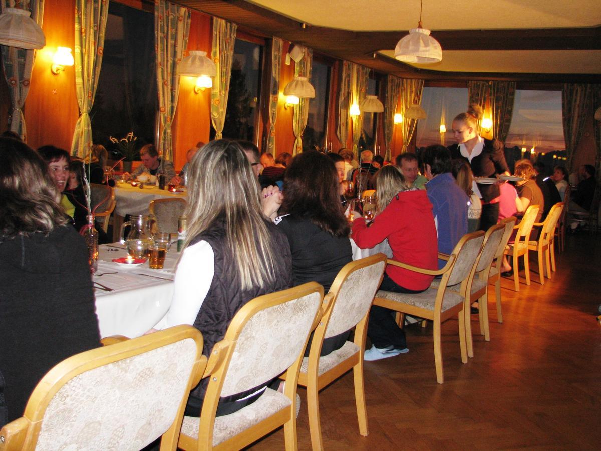 Hotel Alpinum Treffen Bagian luar foto