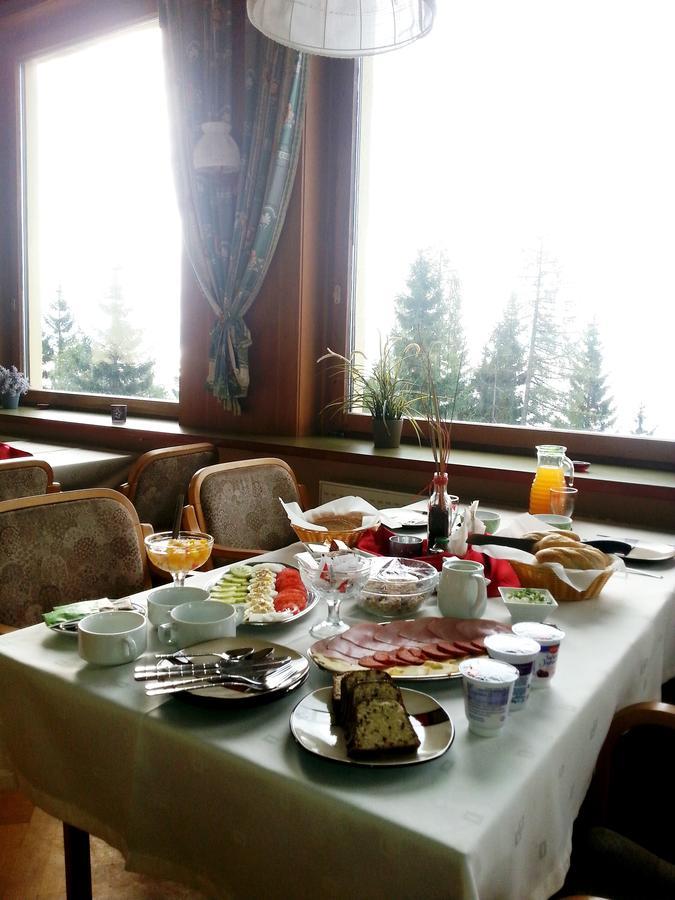 Hotel Alpinum Treffen Bagian luar foto