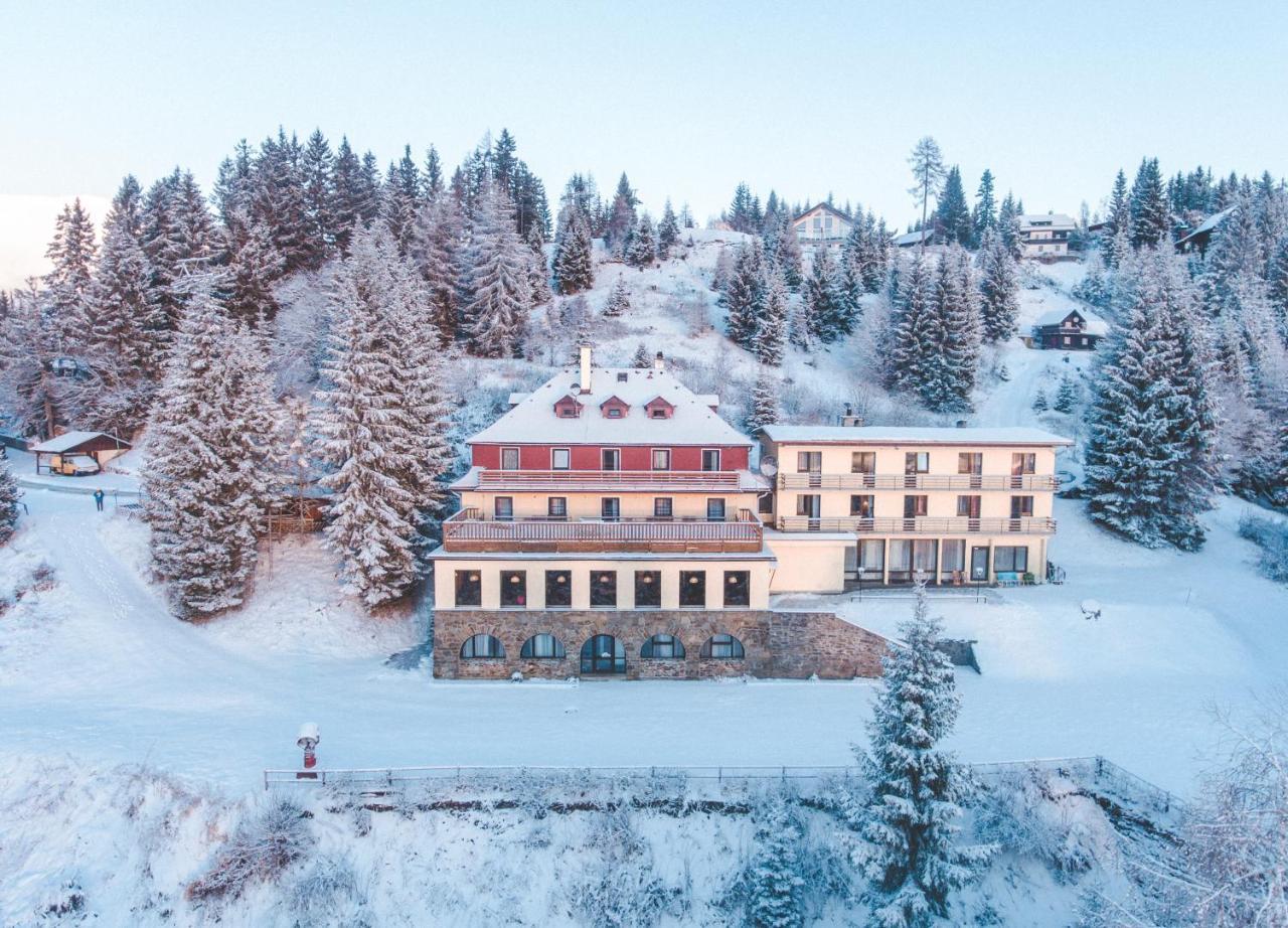 Hotel Alpinum Treffen Bagian luar foto