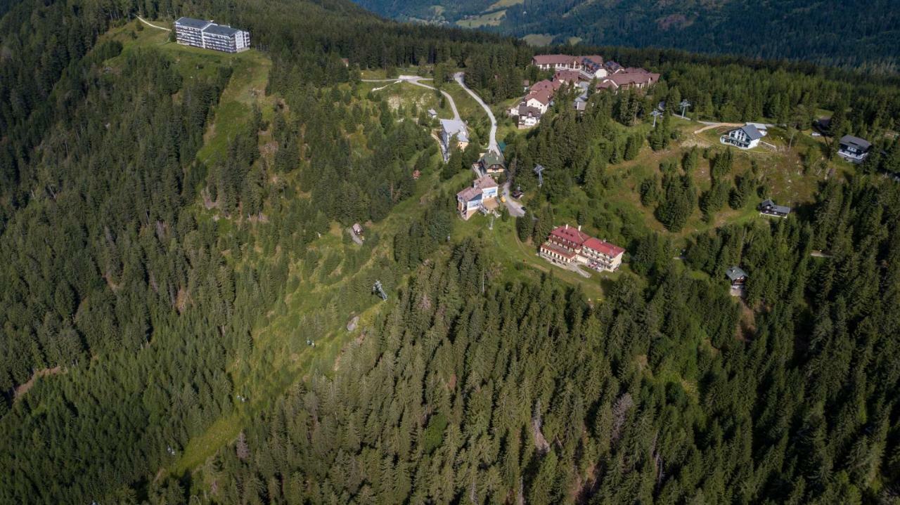 Hotel Alpinum Treffen Bagian luar foto